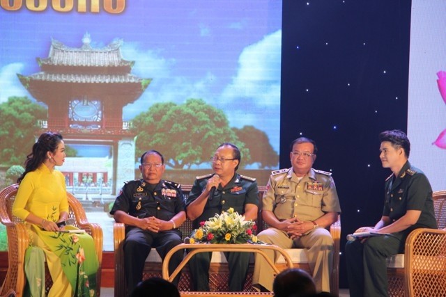 Freundschaftstreffen der vietnamesisch-kambodschanischen Grenzsoldaten - ảnh 1